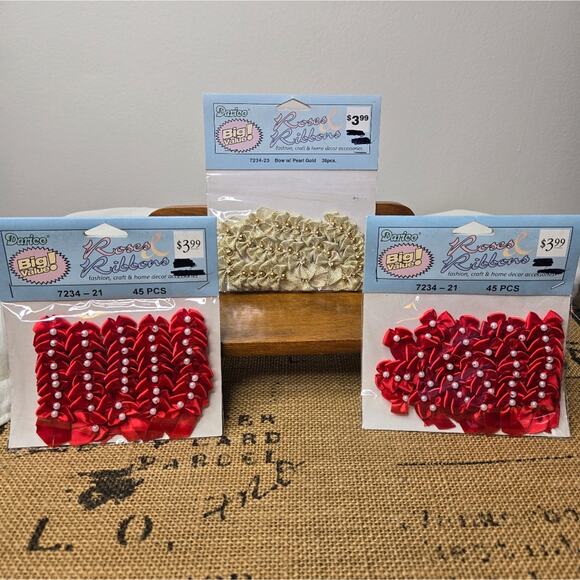 NWT Darice Ribbon Bows Sets - Red w/ White and Gold 3 Pack Set 135 Total Count - Picture 1 of 3